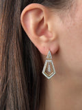 Geometric Pave Zirkon Taşlı
Sallantılı Küpe