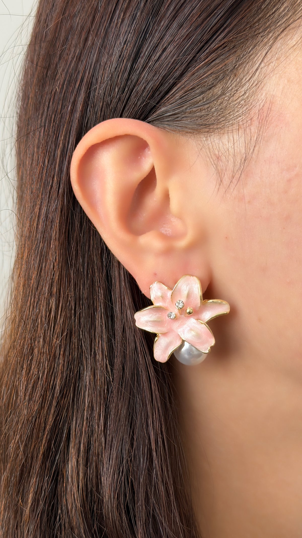 Botanical Pearl Pembe Yapraklı İnci Merkezli Küpe
