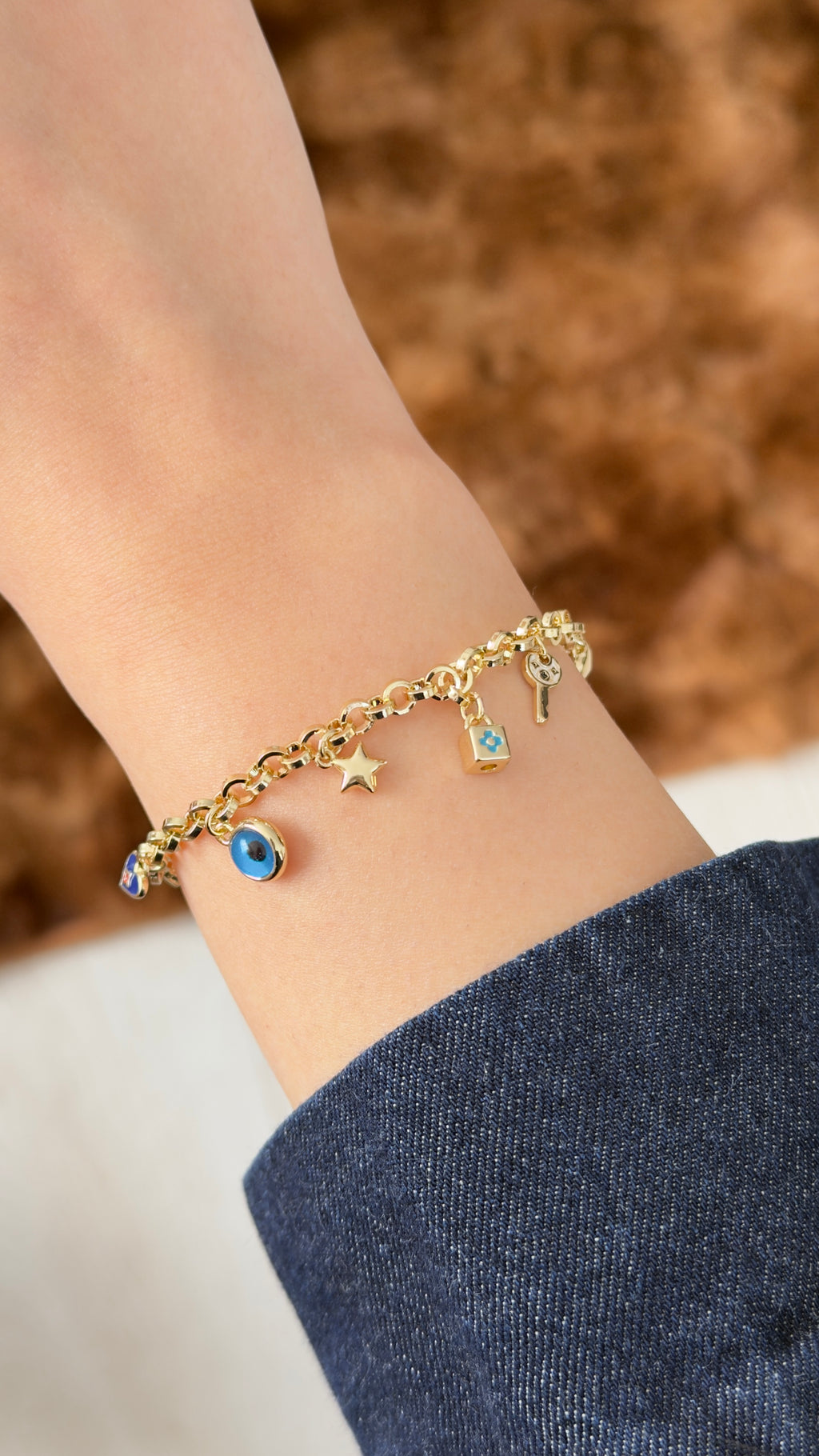 Charm Şans Figürlü Sallantılı
Bileklik