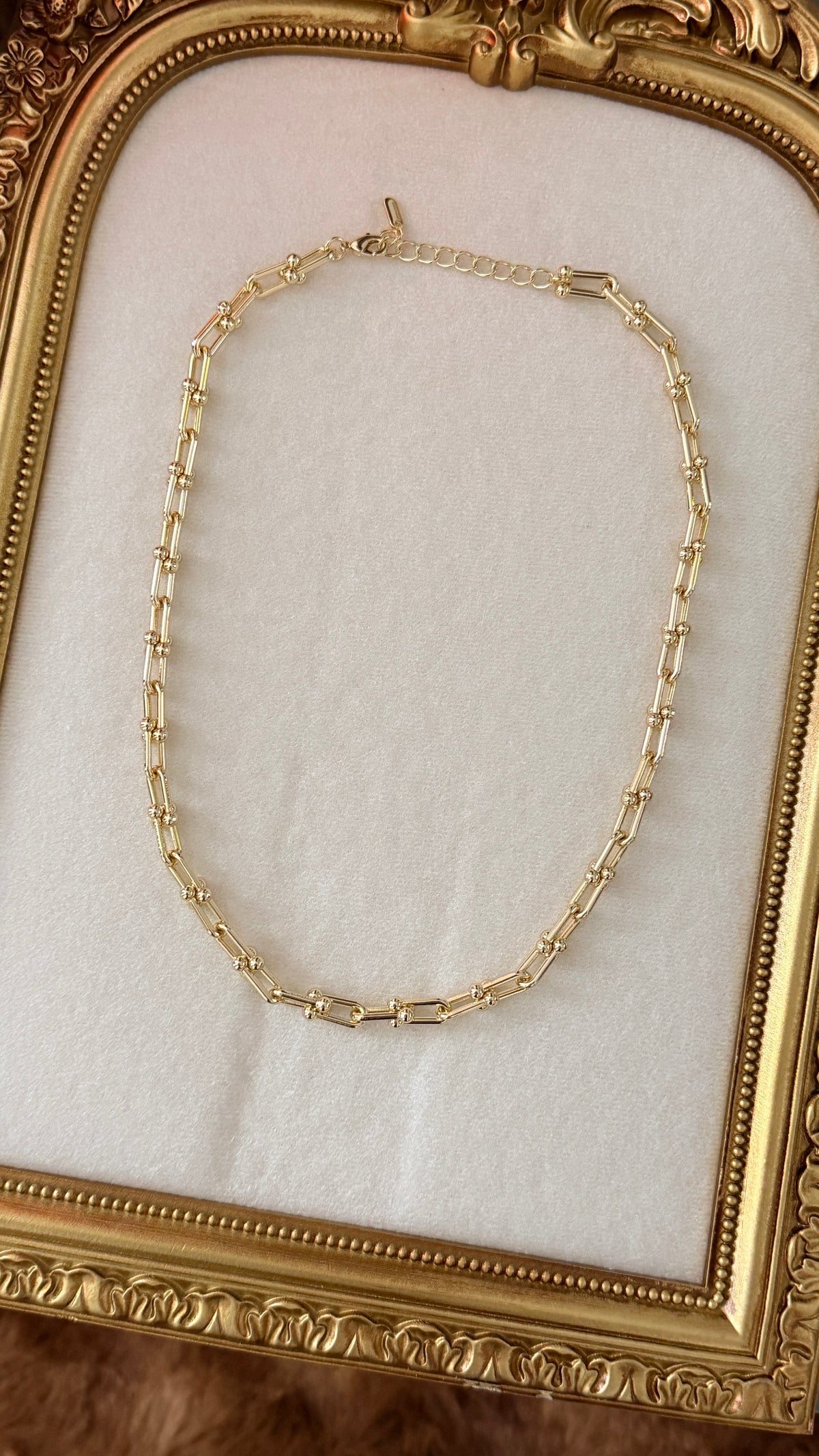 Elegance Tiffany Model Top Geçişli Kilit Zincir Kolye